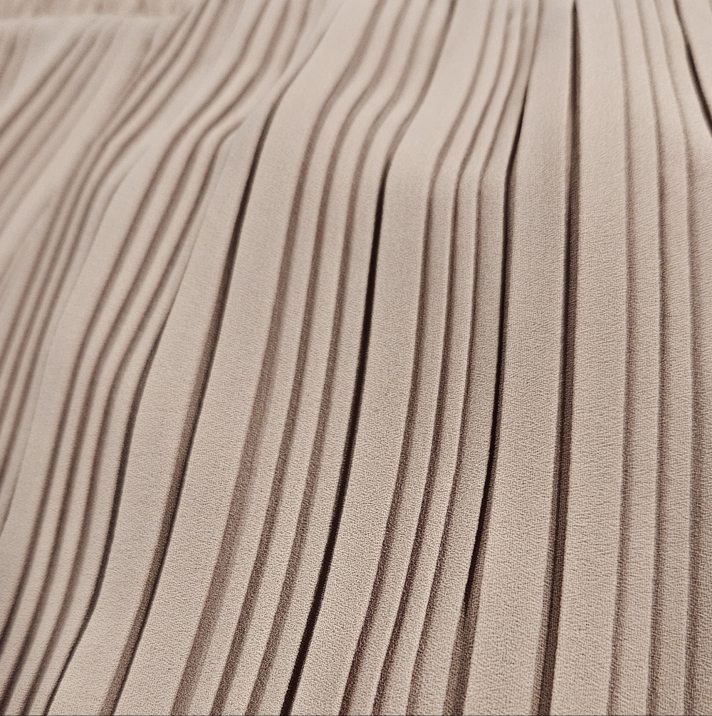 Pleione Women's Beige Elegant Pleated Skirt, Sz Med - Stunning!